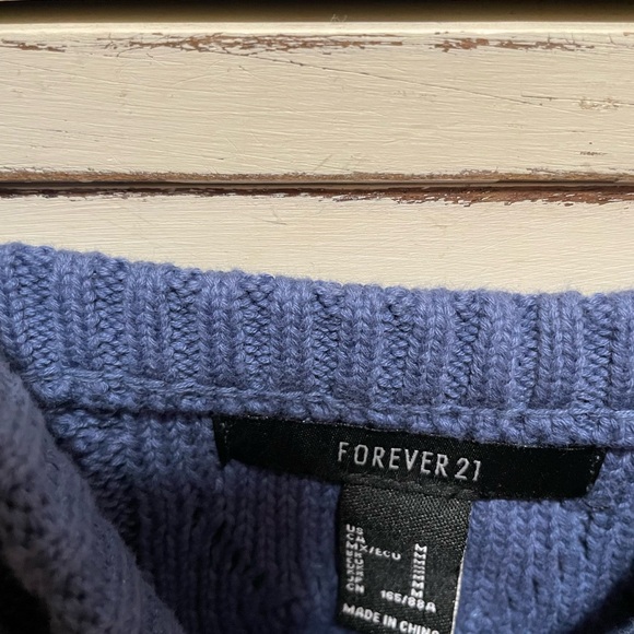 Sale! Forever 21 Blue Knit Crop Top - Picture 5 of 5